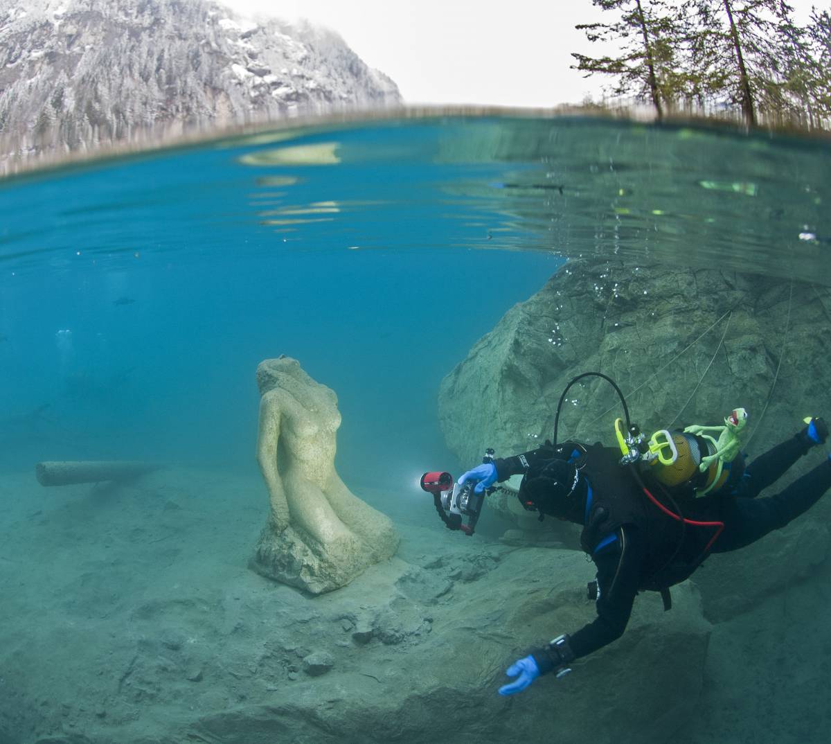  Diving in the Blausee