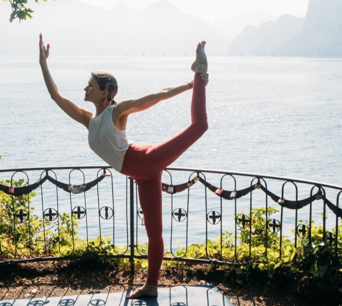 Yoga Karen am Blausee